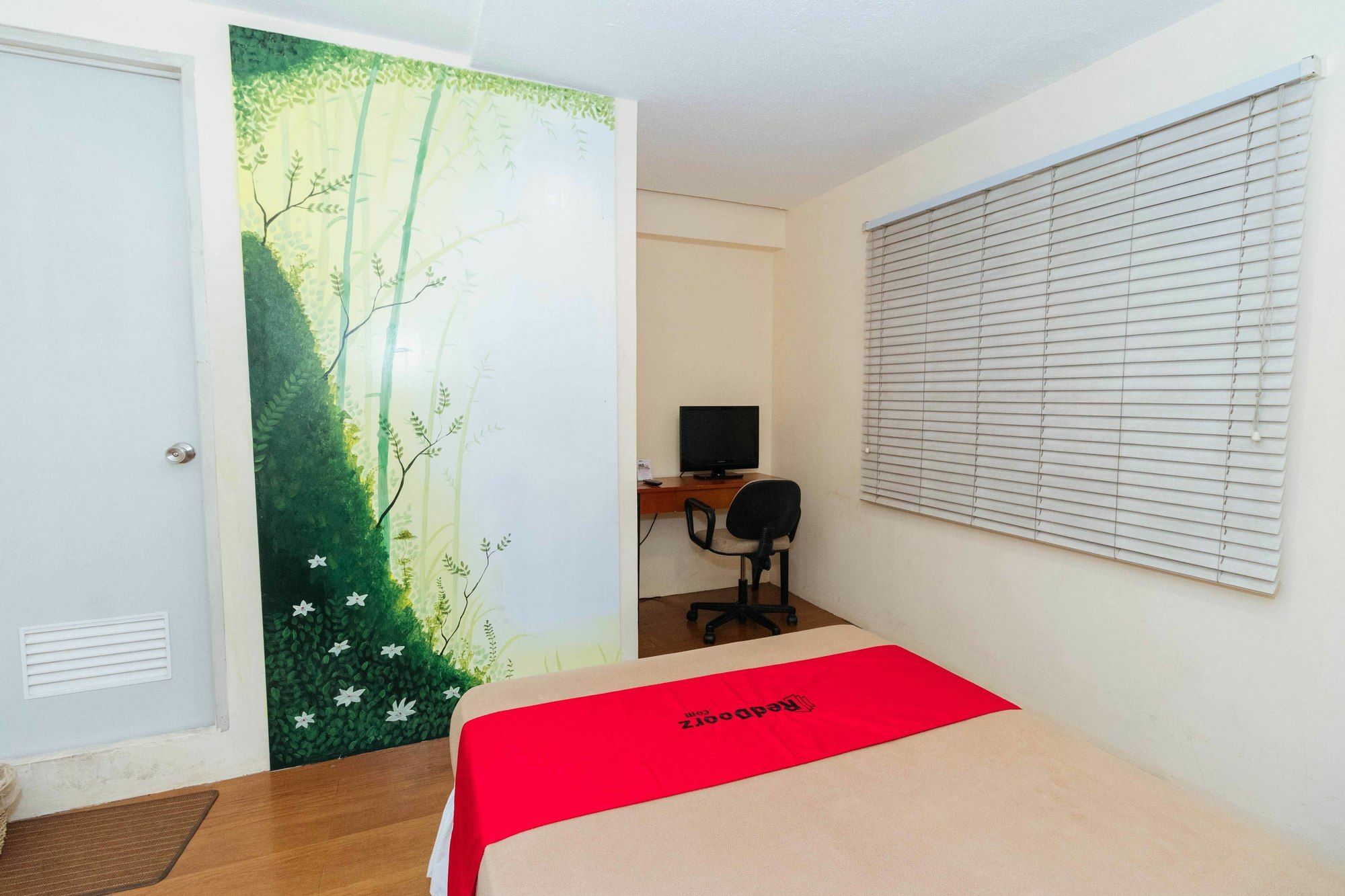 Reddoorz @ Amorsolo Makati Makati City Luaran gambar