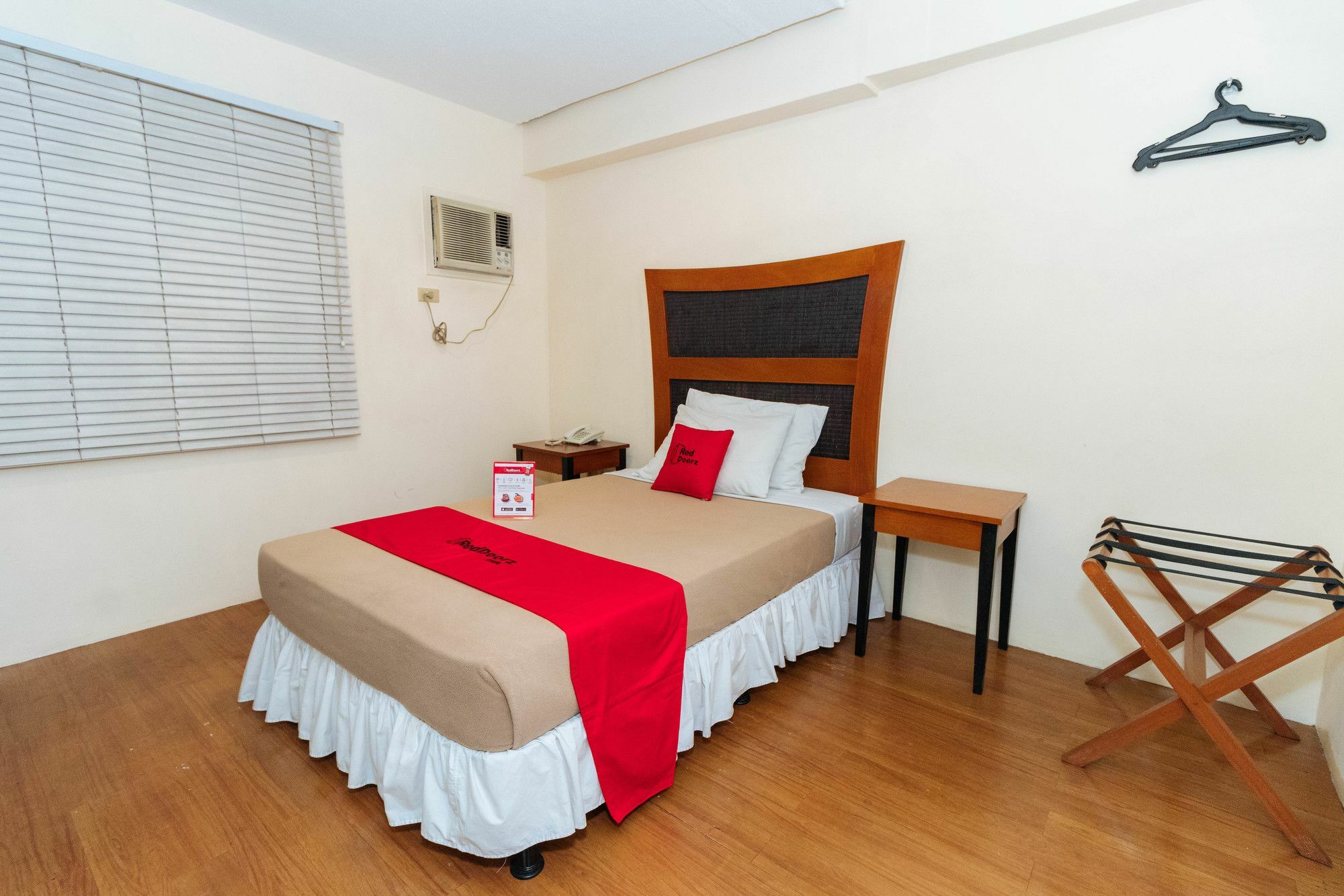 Reddoorz @ Amorsolo Makati Makati City Luaran gambar