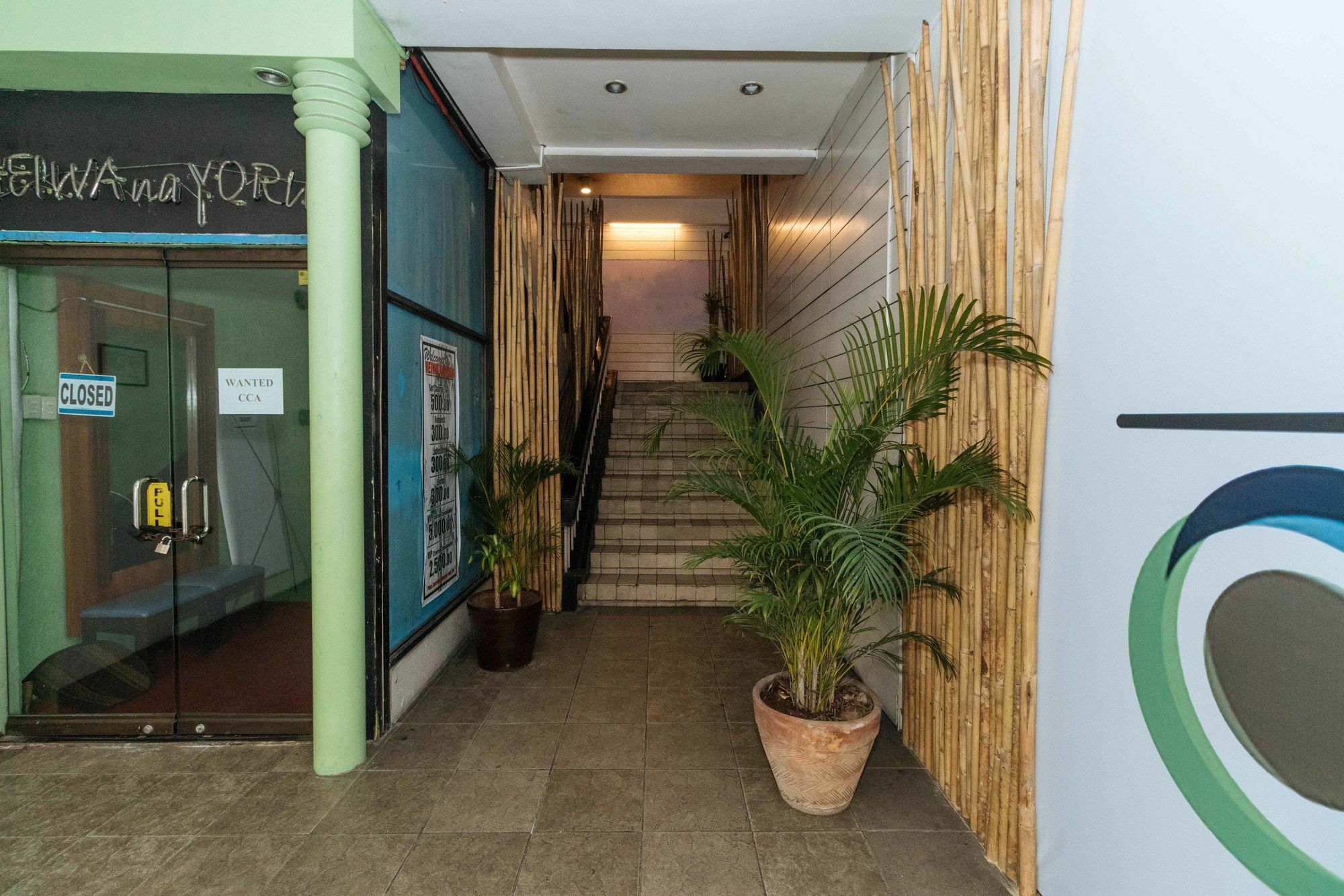 Reddoorz @ Amorsolo Makati Makati City Luaran gambar